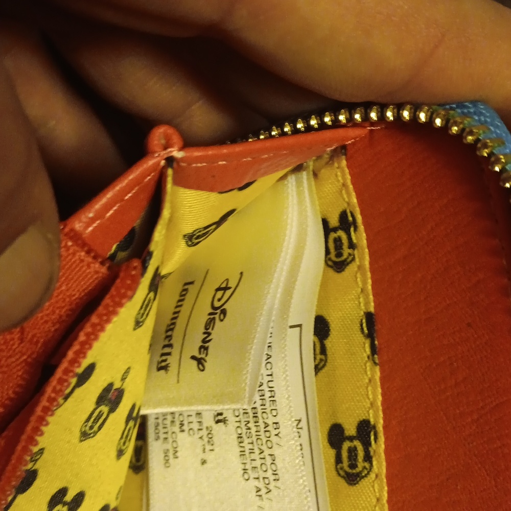 Loungfly Disney wallet - Picture 10 of 13